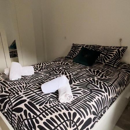 Lovely Rooms En Piso Compartido Siviglia Esterno foto