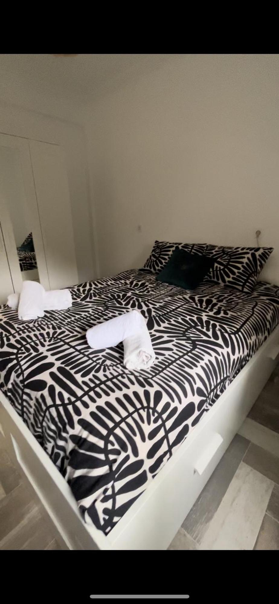 Lovely Rooms En Piso Compartido Siviglia Esterno foto